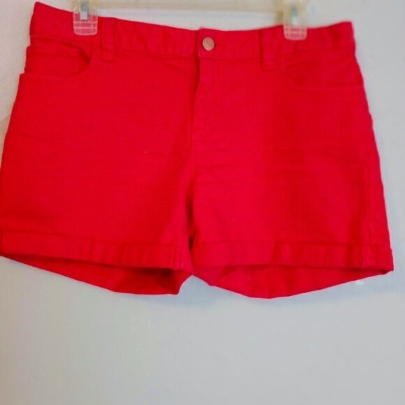 Tommy Hilfiger Women's Red Cuffed Shorts.  Size 6 - Picture 1 of 7